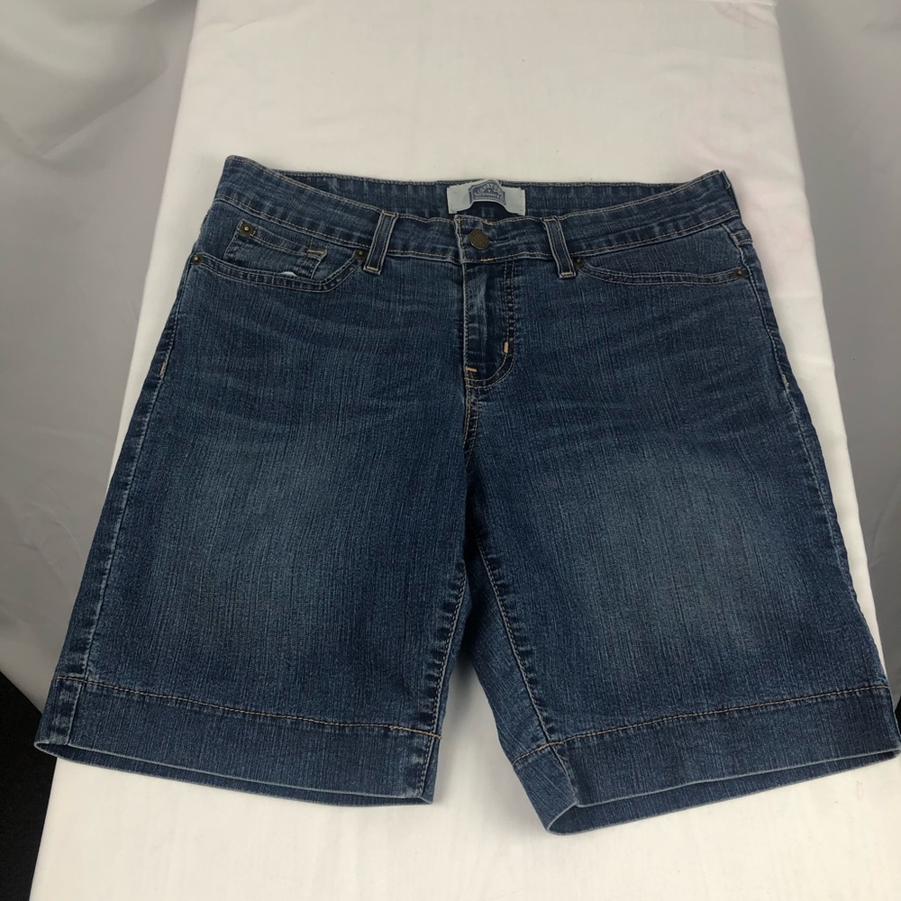 Signature Levi Strauss Women's Bermuda Blue Jean Shorts Sz 6